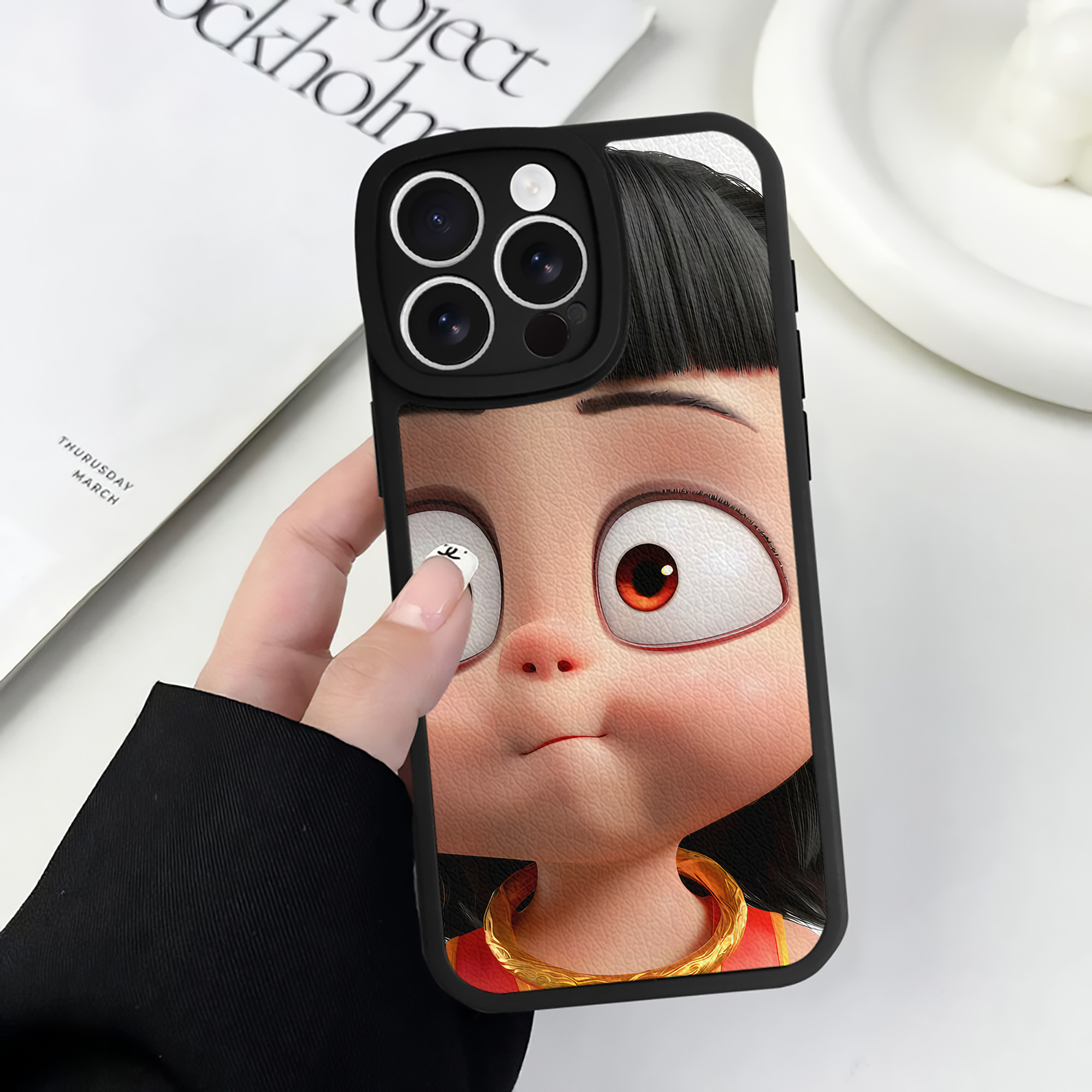 （画像用） Ne Zha 2 ナタ 魔童の大暴れ 【iPhone 16シリーズ対応】シリコンスマホケース（レザー調） 材質：シリコン